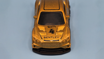 Машинка Хот Вілс 1:64 2018 Bentley Continental GT3 колекція Race Day Hot Wheels Mattel JBC18 - зображення 3