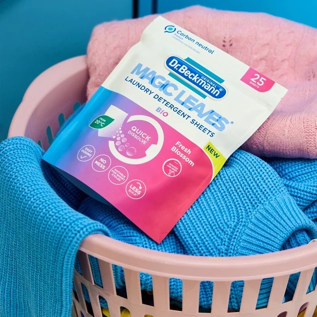 Еко-порошок у серветках для прання Dr. Beckmann MAGIC LEAVES Colorwaschmittel Laundry detergent sheet, 25 шт - Фото 3 Еко-порошок у серветках для прання Dr. Beckmann MAGIC LEAVES Colorwaschmittel Laundry detergent sheet, 25 шт - зображення 3