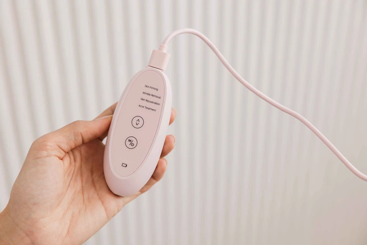 Світлодіодна LED маска для мікрострумової фототерапії Beautifly Aura Glam (5903003702542) - зображення 7