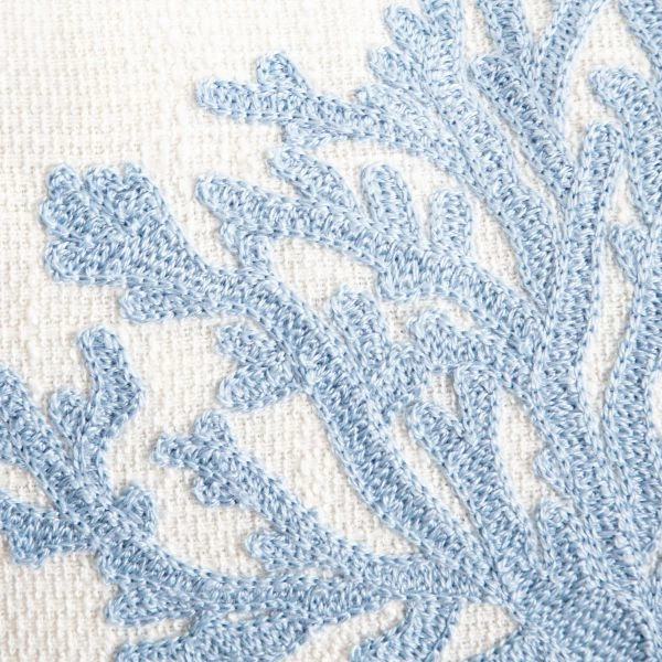 Наволочка Homla Agustina з вишитими блакитними коралами 45x45 см (5906496770586) - зображення 3