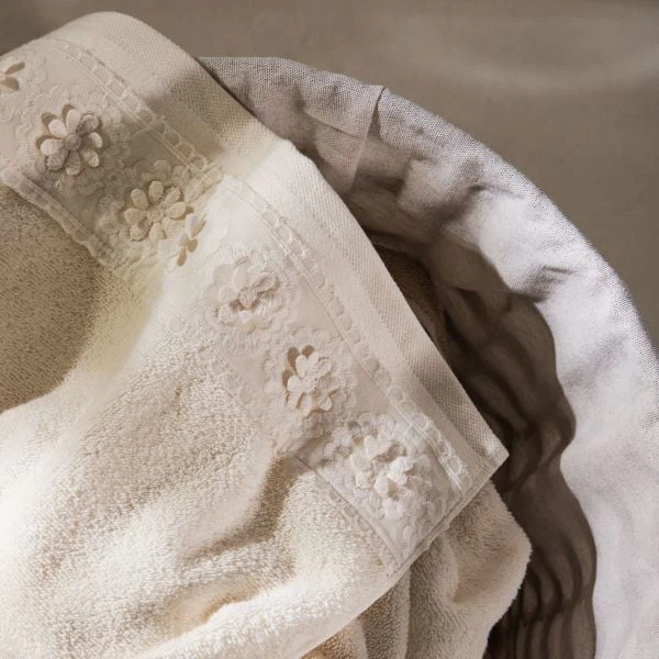 Ręcznik Homla Resu z ozdobnym haftem 70 x 130 cm (5906496770753) - obraz 5