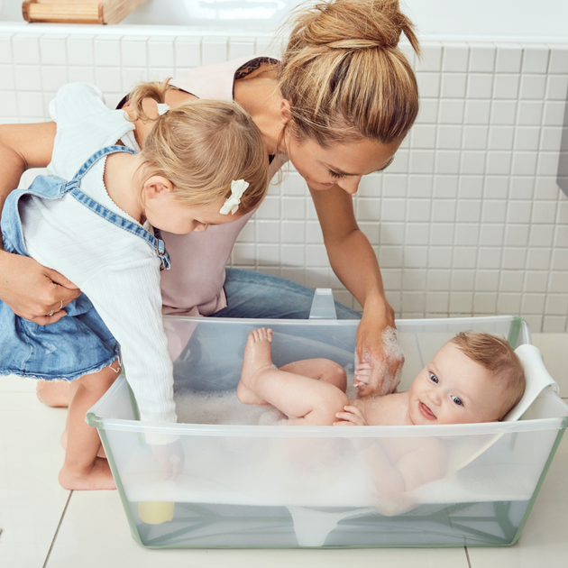 Набір Stokke Flexi Bath: ванночка складна та адаптер, Білий - Фото 3 Набір Stokke Flexi Bath: ванночка складна та адаптер, Білий - зображення 3