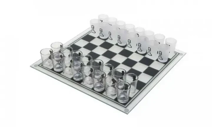 Настольная игра пьяные шахматы с рюмками - изображение 3