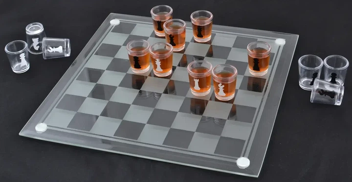 Настольная игра пьяные шахматы с рюмками - изображение 4