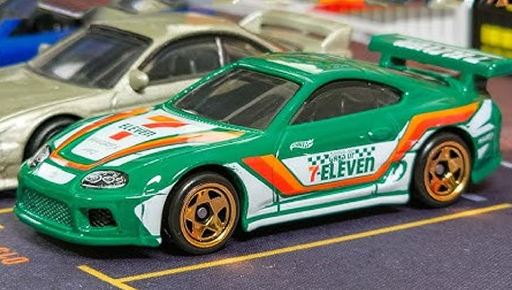 Тематична Машинка Hot Wheels Toyota Supra 1:64 JGF54 Green - зображення 2
