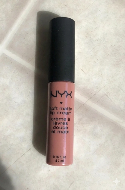 Мини-помада для губ NYX Cosmetics Soft Matte Lip Cream Mini SMLC06 Istanbul 4.7 мл - изображение 4