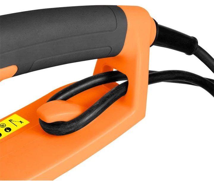 Садовий інструмент Neo Tools 04-634 2 в 1 з телескопічною штангою ланцюгова пилка 750 Вт 250 мм + ножиці для живоплоту 550 Вт 460 мм (5907558478037) - зображення 5