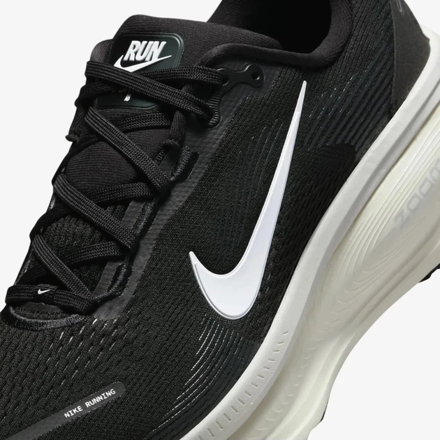 Чоловічі кросівки для бігу Nike Vomero 18 HM6803-007 45.5 (11.5US) Чорні (197863394022) - зображення 7