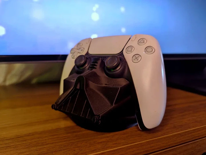 Підставка-тримач для геймпада PS5 Dualsense у вигляді шолома Дарта Вейдера. Aivory - Фото 2 Підставка-тримач для геймпада PS5 Dualsense у вигляді шолома Дарта Вейдера. Aivory - изображение 2