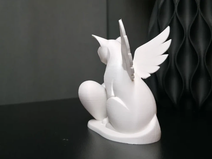 Статуетка котик-ангел із серцем у стилі low poly. Aivory - изображение 3