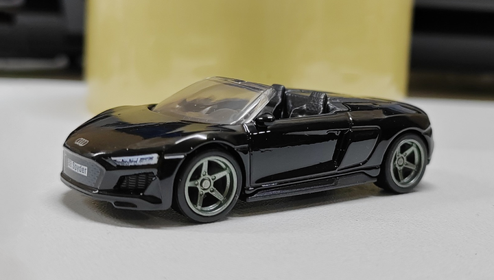 Машинка Базова Hot Wheels 2019 Audi R8 Spyder Exotics 1:64 JJJ84 Black - зображення 2