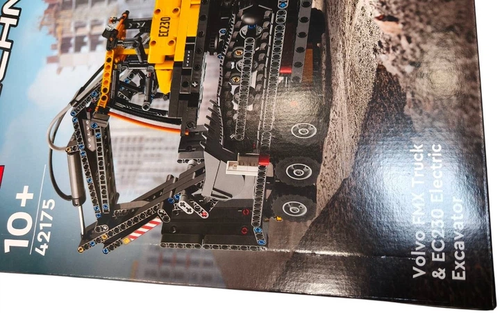 Конструктор LEGO Technic Вантажівка Volvo FMX і електричний екскаватор EC230 2274 деталі (42175) (955555917301499) - Уцінка - зображення 6