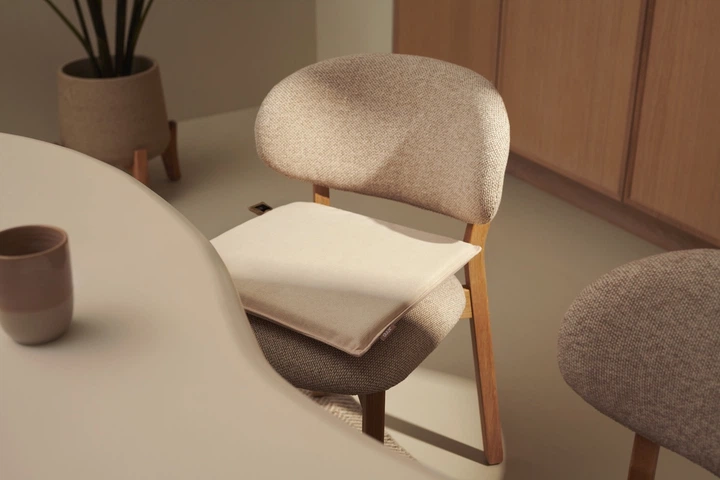 Електрогрілка Duux Mellow 40 х 40 см Бежева - Фото 4 Електрогрілка Duux Mellow 40 х 40 см Бежева - зображення 4