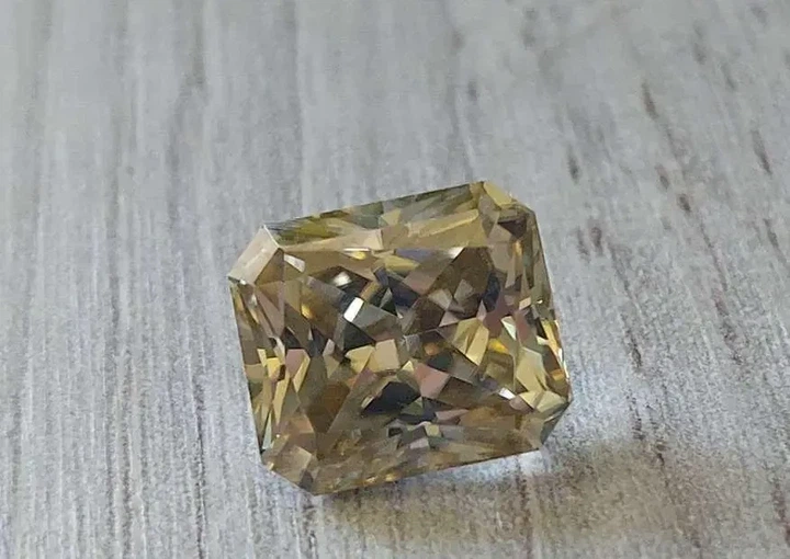 Муассанит 4.66 ct VVS1 10 х 9 мм (53175) - Фото 4 Муассанит 4.66 ct VVS1 10 х 9 мм (53175) - изображение 4