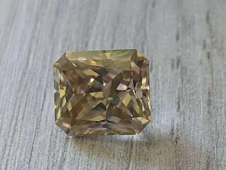 Муассанит 4.66 ct VVS1 10 х 9 мм (53175) - Фото 7 Муассанит 4.66 ct VVS1 10 х 9 мм (53175) - изображение 7