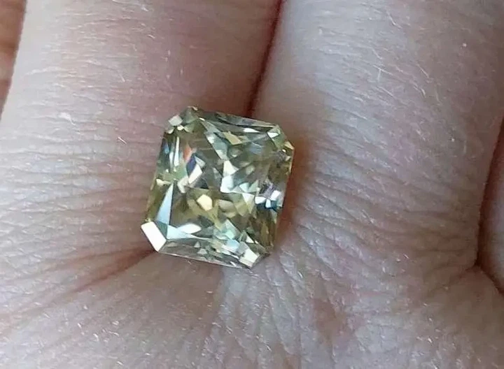 Муассанит 4.66 ct VVS1 10 х 9 мм (53175) - Фото 8 Муассанит 4.66 ct VVS1 10 х 9 мм (53175) - изображение 8