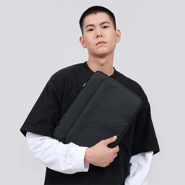 Сумка Skinarma Juno для ноутбука 14" Black (SK-LAPTOP14-JUNO-BLK) - Фото 4 Сумка Skinarma Juno для ноутбука 14" Black (SK-LAPTOP14-JUNO-BLK) - изображение 4