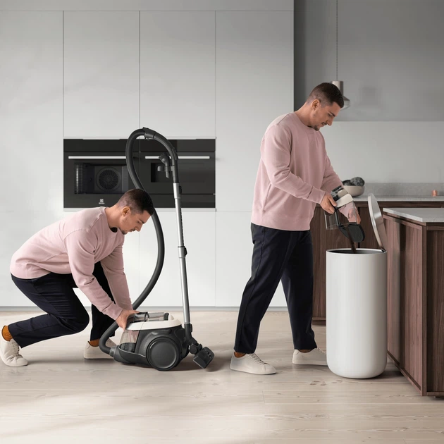 Пилосос Electrolux контейнерний, 700Вт, контейнер -1,6л, HEPA13, 6 насадок, білий (00113397) - изображение 13