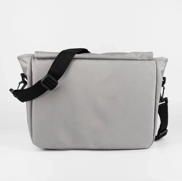 Сумка через плече EastPak Delegate 008 Black 20L в сером цвете. - Фото 7 Сумка через плече EastPak Delegate 008 Black 20L в сером цвете. - изображение 7