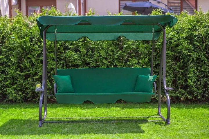 Садова гойдалка з навісом JUST GARDEN Relax Comfort "Зелена" - розкладна, 3х-місна гойдалка з посиленим каркасом. Чудовий варіант для затишного відпочинку - зображення 5