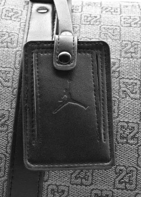 Спортивная сумка через плечо Jordan Duffle Monogram в темно-сером цвете. - Фото 9 Спортивная сумка через плечо Jordan Duffle Monogram в темно-сером цвете. - изображение 9