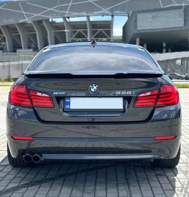 Спойлер багажника на BMW 5 на F10 2010-2017 М4 стиль черный глянец - изображение 8