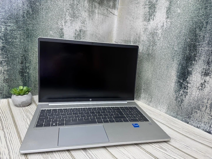 Ноутбук HP ProBook 450 G8 | 15.6" (1920x1080) IPS FHD/Intel Core i5-1135G7/RAM 8 GB/SSD 256 GB USED - Б/В - Фото 2 Ноутбук HP ProBook 450 G8 | 15.6" (1920x1080) IPS FHD/Intel Core i5-1135G7/RAM 8 GB/SSD 256 GB USED - Б/В - зображення 2