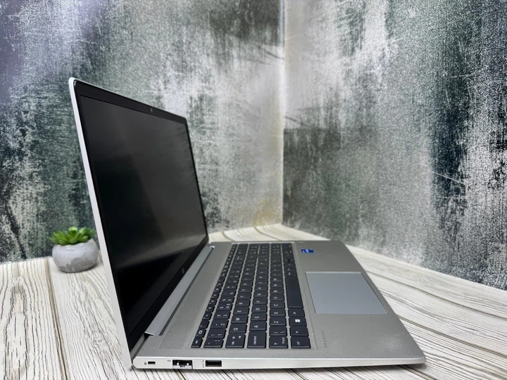 Ноутбук HP ProBook 450 G8 | 15.6" (1920x1080) IPS FHD/Intel Core i5-1135G7/RAM 8 GB/SSD 256 GB USED - Б/В - Фото 3 Ноутбук HP ProBook 450 G8 | 15.6" (1920x1080) IPS FHD/Intel Core i5-1135G7/RAM 8 GB/SSD 256 GB USED - Б/В - зображення 3
