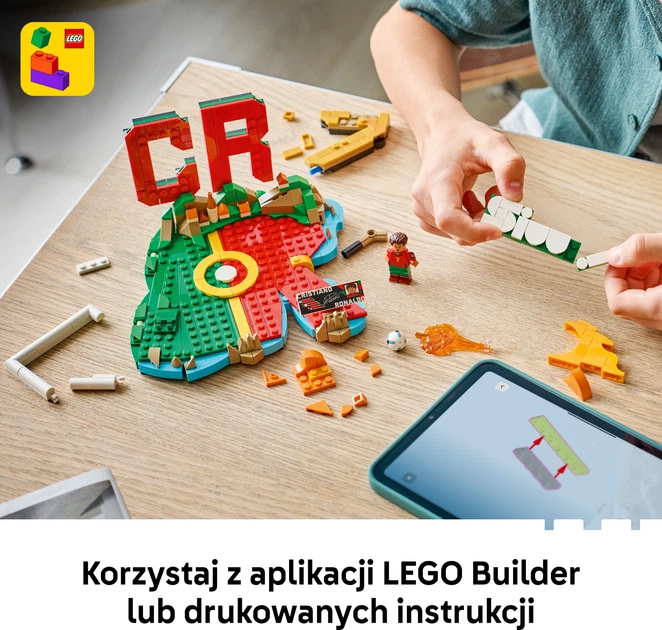 Конструктор LEGO Editions Football Кріштіану Роналду — найкращі моменти футбольних матчів 490 деталей (43012) - зображення 8