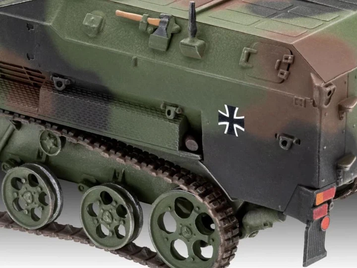 Збірна модель 1:35 бронетранспортера Wiesel 2 LeFlaSys BF/UF Revell 03336 - изображение 4