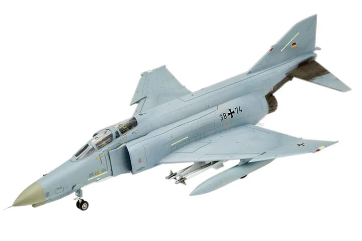 Набір збірних літаків 1:72 Eurofighter Typhoon Phantom та Tornado "70 років Бундесверу" Revell 05627 - изображение 3