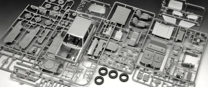Подарунковий набір 1:24 автомобіль "50 years of VW Golf 1 GTi" Revell 05623 - изображение 7