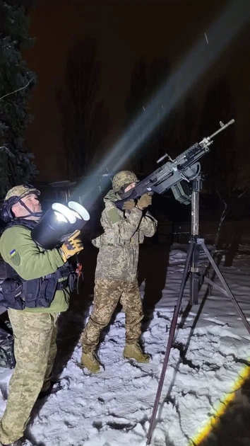 Прожектор зенітно-пошуковий ручний ЗПР-45х2 до 3000 метрів. - изображение 4