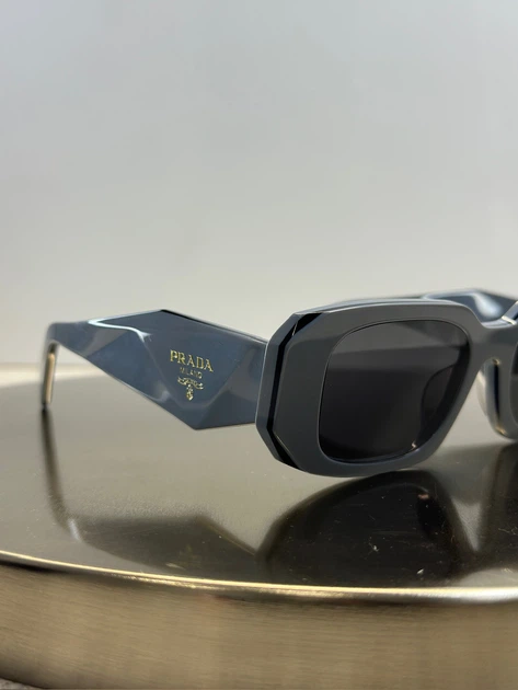 Солнцезащитные очки Prada Symbole SPR 17W-F 11N-09T Tortoise/Grey - Фото 9 Солнцезащитные очки Prada Symbole SPR 17W-F 11N-09T Tortoise/Grey - изображение 9