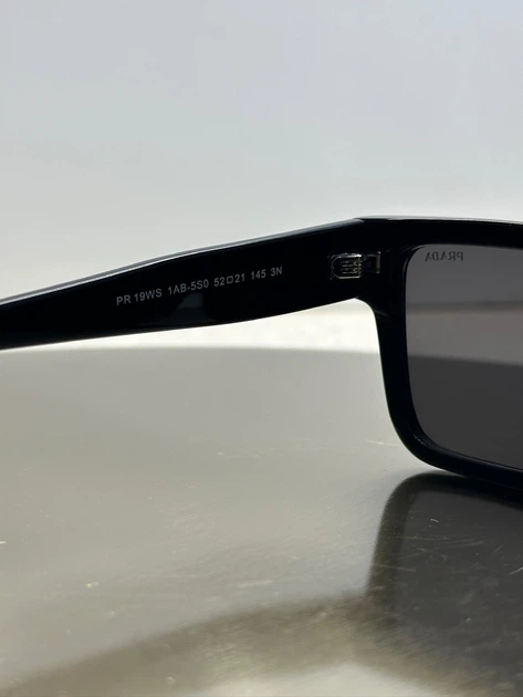 Солнцезащитные очки Prada PR19WS Black/Dark Grey - Фото 6 Солнцезащитные очки Prada PR19WS Black/Dark Grey - изображение 6