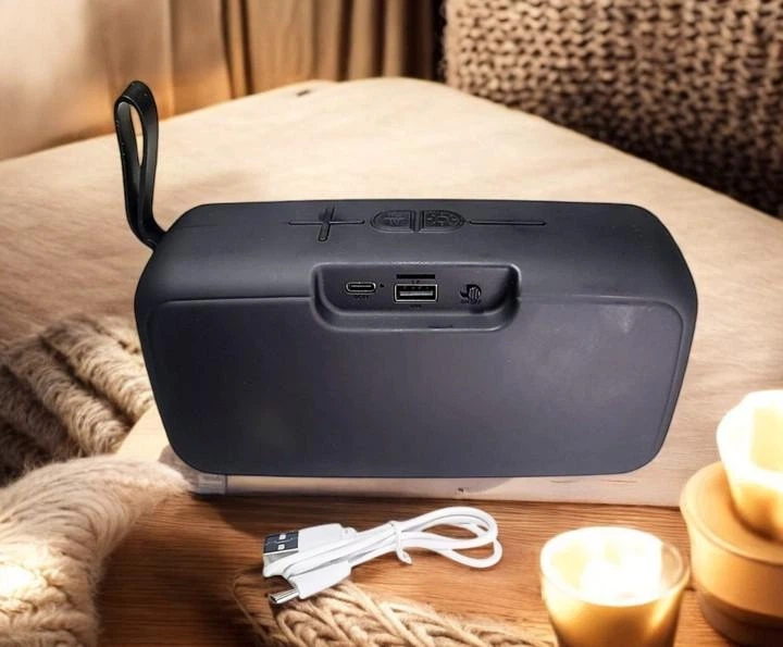 Портативна бездротова колонка NB чорна з Bluetooth, LED підсвічуванням, USB, акумуляторна акустика 10 Вт, блютуз колонка для телефону iPhone Android, компактна переносна колонка для музики - изображение 7