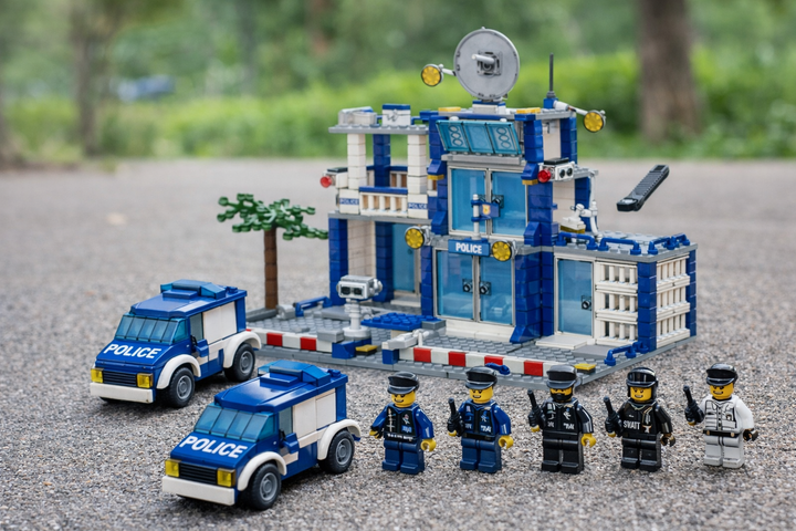 Конструктор QZCX Toy Bricks «Полицейская станция» детский игровой набор полиции - изображение 4