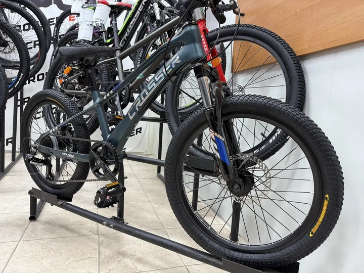 Облегченный детский велосипед Crosser XMB 20" магниевая рама 10" Shimano на 7 скоростей дисковые тормоза - Фото 7 Облегченный детский велосипед Crosser XMB 20" магниевая рама 10" Shimano на 7 скоростей дисковые тормоза - изображение 7