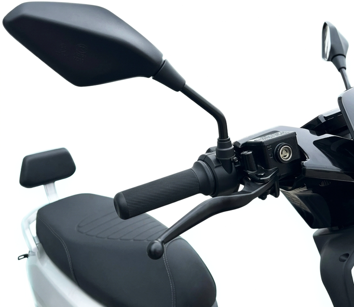 Электроскутер GTM N-MAX 2500, 72 В, 2500 Вт, скорость 60 км/ч - изображение 10