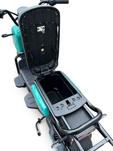 Електроскутер GTM K-800-S, 60 В, 800 Вт, швидкість 45 км/год, запас ходу 60 км - Фото 7 Електроскутер GTM K-800-S, 60 В, 800 Вт, швидкість 45 км/год, запас ходу 60 км - зображення 7