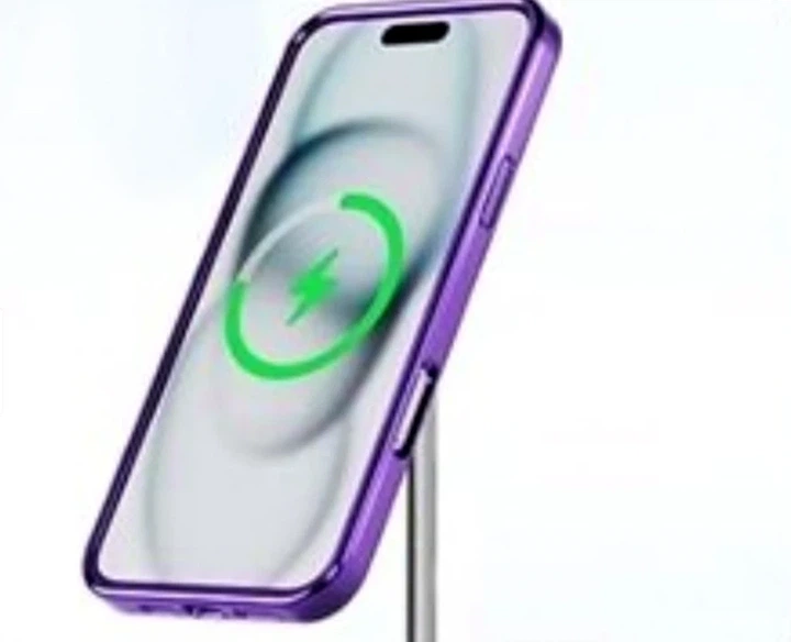 Чохол силіконовий Ductil Metallic Edge із MagSafe для iPhone 16 захист камери фіолетовий - зображення 5