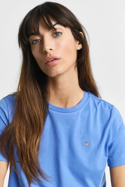 Жіноча блакитна футболка REG SHIELD SS T-SHIRT Gant M 4200200 - изображение 4