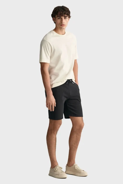 Чоловічі чорні шорти REG SHIELD SWEAT Gant L 2009027 - Фото 3 Чоловічі чорні шорти REG SHIELD SWEAT Gant L 2009027 - зображення 3