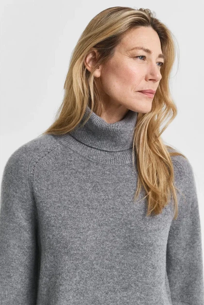 Жіноча сіра вовняна сукня DETAIL TURTLENECK DRESS Gant S 4502089 - Фото 2 Жіноча сіра вовняна сукня DETAIL TURTLENECK DRESS Gant S 4502089 - изображение 2