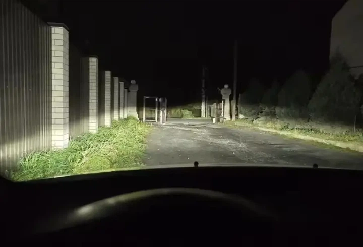 Автомобільні LED-лампи DawnKnight D7 H4 6000k - зображення 4