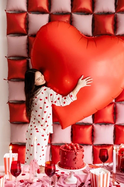 Фольгований повітряна куля PartyDeco Серце XXL 136 x 129 см Червоний (5904555071643) - зображення 3