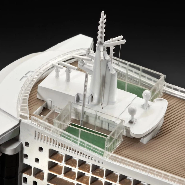 Model do składania Revell Ocean Liner Queen Mary 2 629679 (4009803052311) - obraz 4