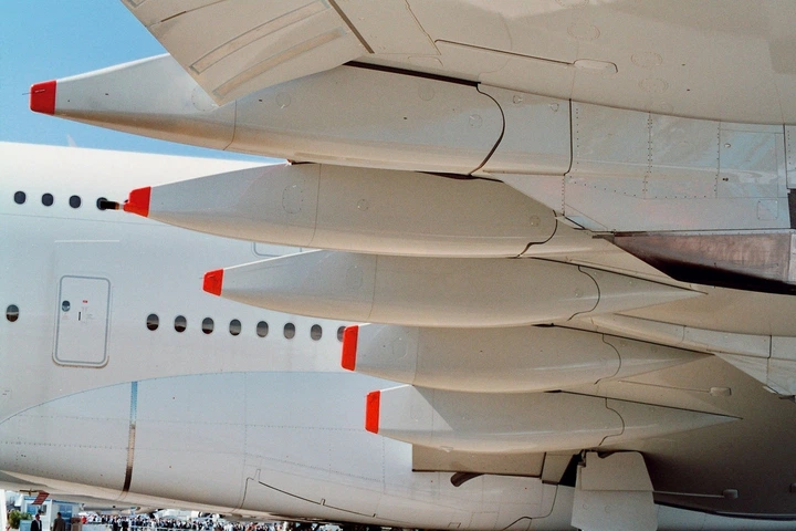 Збірна модель Revell Літак Airbus A380 Перший політ 1:144 RVL-04218 (4009803042183) - зображення 6