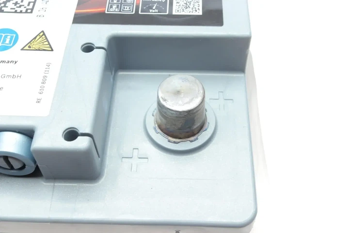 Акумулятор BOSCH 0092S5A080 Audi A4, 100; Volkswagen Passat, Touareg, Transporter, Golf; BMW 1 Series; Peugeot 406; Opel Astra; Volvo S80; Porsche 911; Chevrolet Cruze; Fiat Doblo; Hyundai I40; Mercedes Vito 13598117AFF, 1201048, 1201090 - изображение 6
