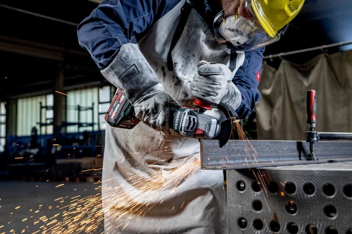 Аккумуляторная бесщеточная угловая шлифмашина Metabo WB 18 LTX BL 15-125 Quick 18V (601730850) - Фото 3 Аккумуляторная бесщеточная угловая шлифмашина Metabo WB 18 LTX BL 15-125 Quick 18V (601730850) - изображение 3